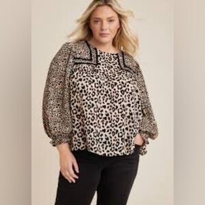 Chic Animal Print Blouse with Black Accents xxl